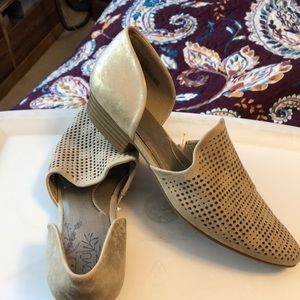 Slip on shoes,by ROYU